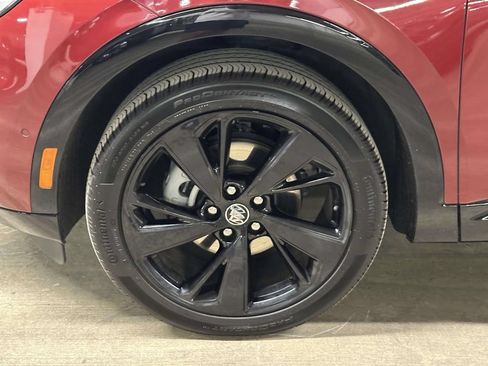 Certified 2022 Buick Envision Essence w/ Technology Package II AWD/4WD image 10