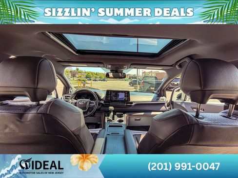 Used 2022 Toyota Sienna XSE w/ XSE Plus Package AWD/4WD image 16