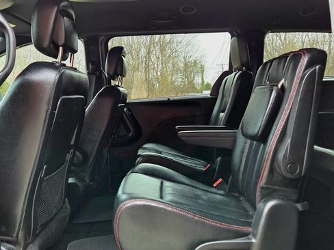 Used 2019 Dodge Grand Caravan GT image 12