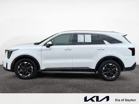 Used 2025 Kia Sorento S FWD image 8