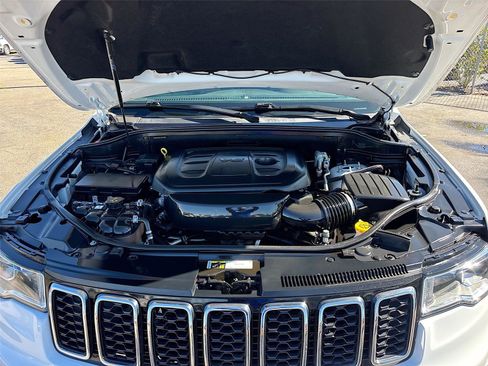 Used 2019 Jeep Grand Cherokee Limited image 32