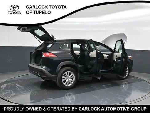 Used 2025 Toyota Corolla Cross L image 46