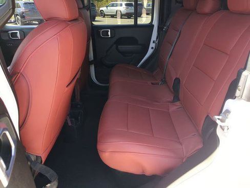 Certified 2022 Jeep Gladiator Sport AWD/4WD image 17