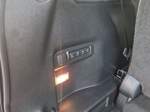 Used 2017 Ford Explorer Limited w/ Equipment Group 301A FWD image 19