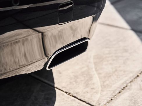 Used 2018 Rolls-Royce Dawn RWD image 12