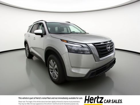 Used 2025 Nissan Pathfinder SV image 1