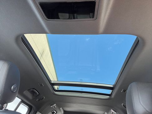 Certified 2024 Land Rover Defender 130 X-Dynamic SE image 14