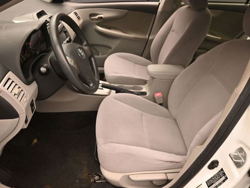 Used 2013 Toyota Corolla LE FWD image 13