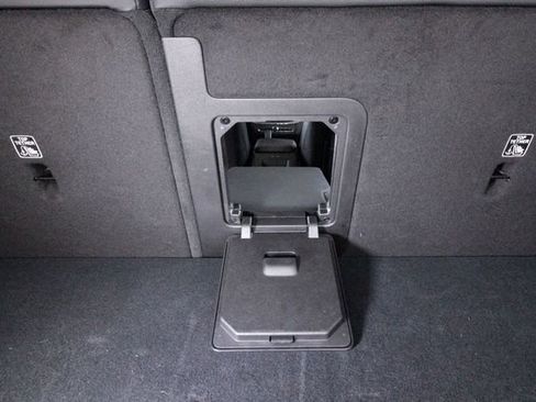 Certified 2025 Volvo XC60 B5 Plus AWD/4WD image 33