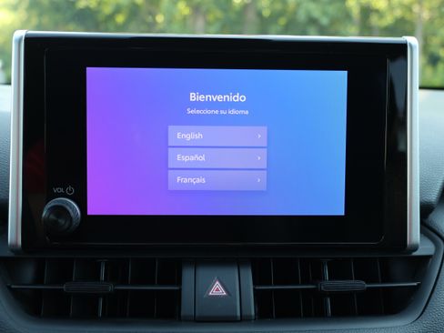 Certified 2025 Toyota RAV4 XLE FWD image 31