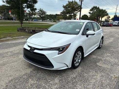 Used 2026 Toyota Corolla LE FWD image 7