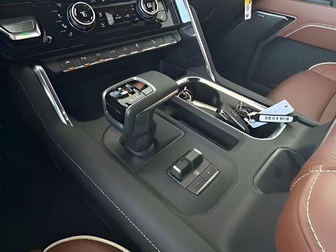 Used 2025 GMC Sierra 1500 Denali Ultimate image 27