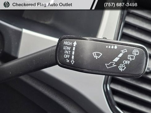 Used 2021 Volkswagen Atlas Cross Sport SEL Premium image 33