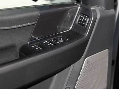Used 2025 Ford F150 Lariat AWD/4WD image 11