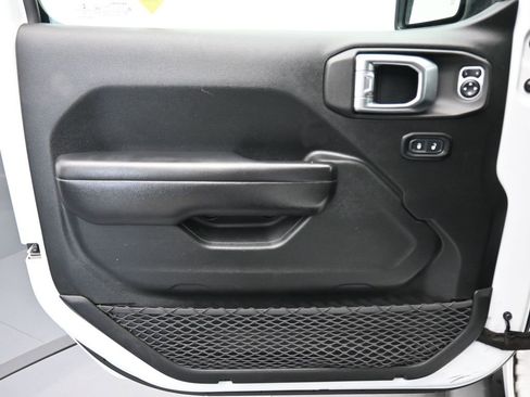 Used 2020 Jeep Wrangler Sport image 9