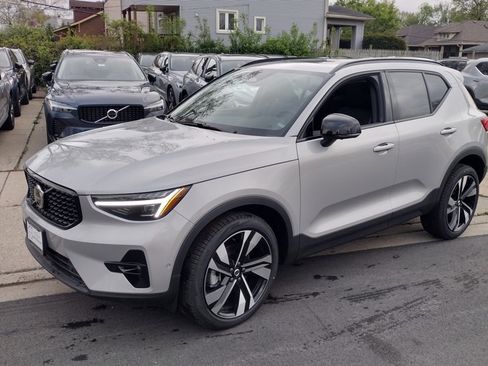New 2025 Volvo XC40 B5 Ultra w/ Climate Package image 6