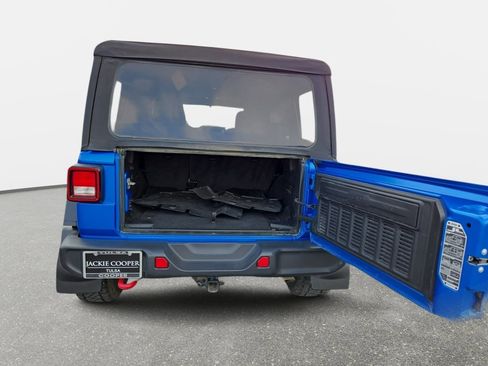 Used 2021 Jeep Wrangler Unlimited Rubicon w/ Cold Weather Group image 37