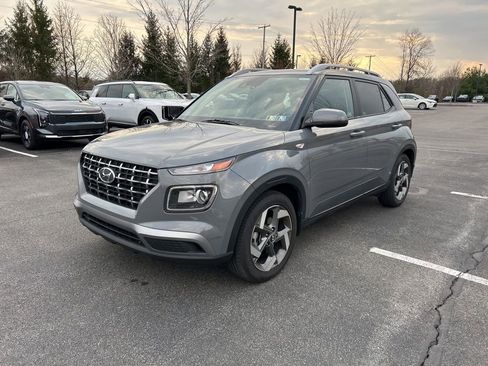 Used 2021 Hyundai Venue SEL w/ Cargo Package image 3