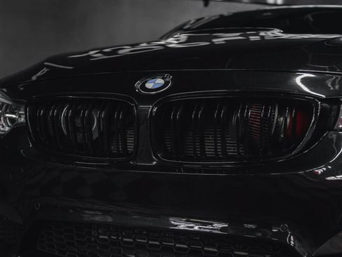Used 2015 BMW M4 Coupe w/ Executive Package RWD image 5