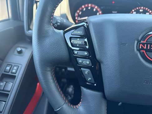 Used 2025 Nissan Frontier PRO-4X AWD/4WD image 14