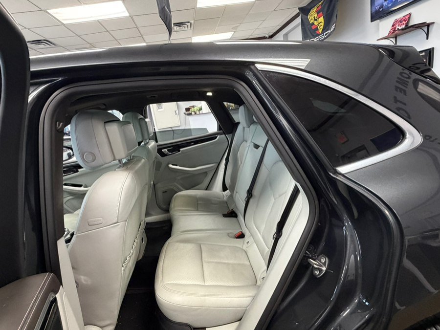 Used 2018 Porsche Macan S AWD/4WD image 26