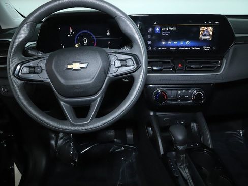 Used 2025 Chevrolet TrailBlazer LT image 28