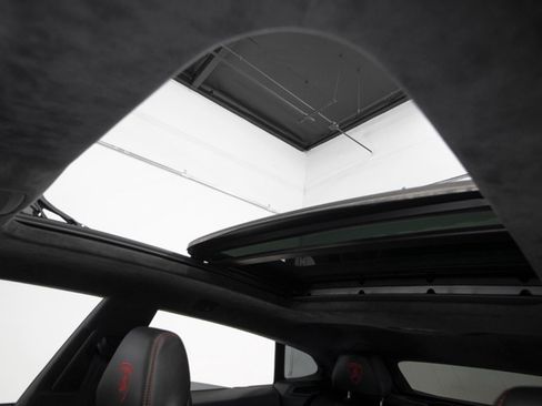 Used 2022 Lamborghini Urus image 36