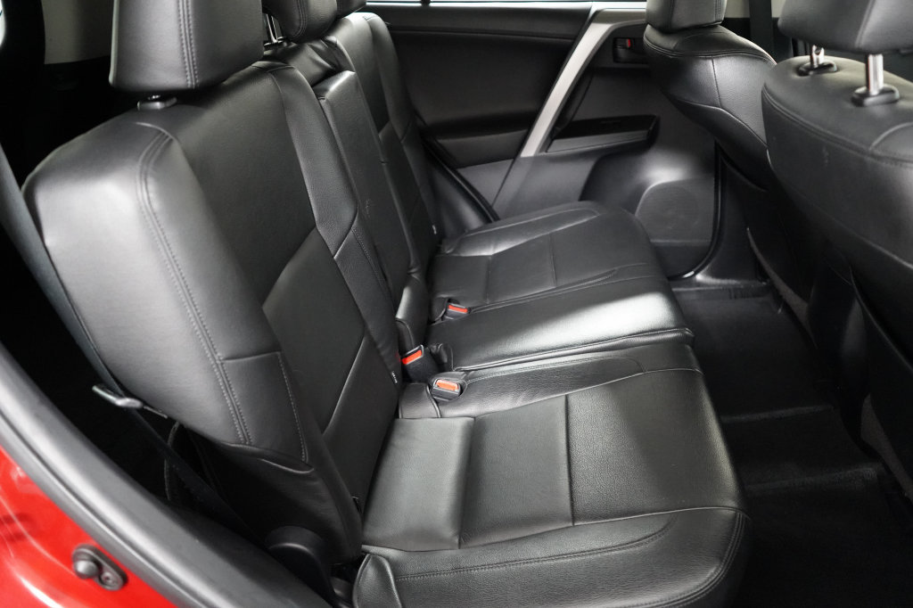 Used 2016 Toyota RAV4 LE AWD/4WD image 21