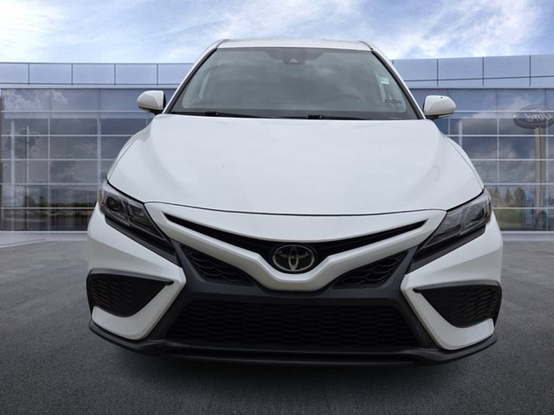 Used 2023 Toyota Camry SE AWD/4WD image 3