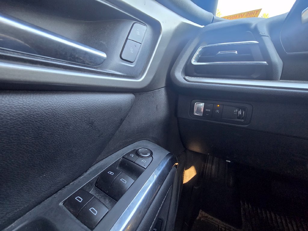 Certified 2025 Chevrolet Traverse LT FWD image 22