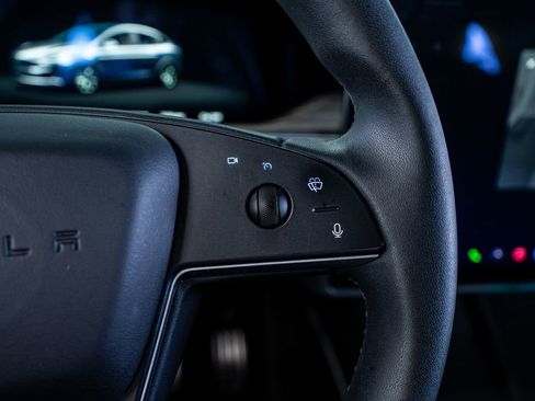 Used 2024 Tesla Model X image 40