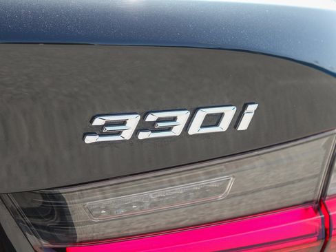 Used 2021 BMW 330i Sedan w/ Convenience Package image 11