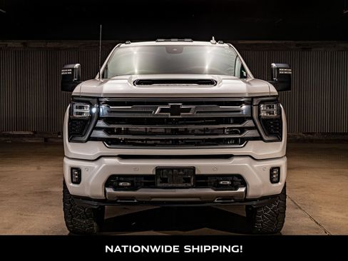 Used 2024 Chevrolet Silverado 3500 High Country w/ Technology Package AWD/4WD image 4