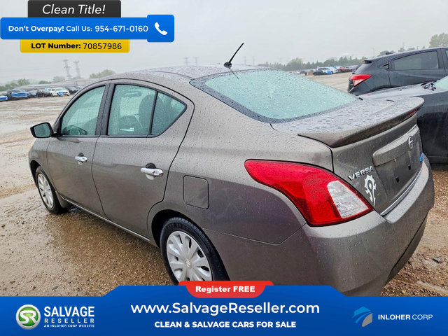 Used 2016 Nissan Versa SV FWD image 3