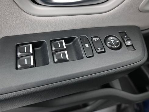 Certified 2023 Honda Pilot Touring image 13