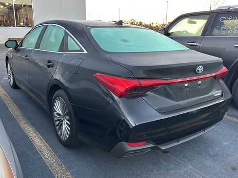 Used 2022 Toyota Avalon Limited image 8