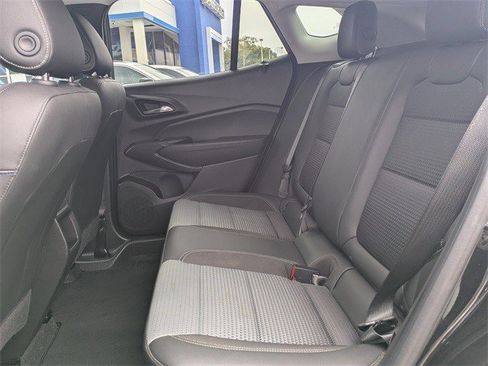 Certified 2025 Chevrolet Trax LT w/ LT Convenience Package image 12