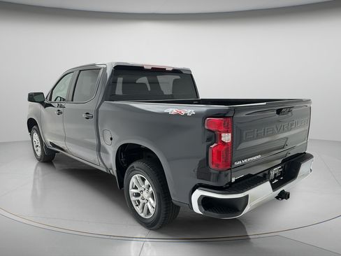 Used 2024 Chevrolet Silverado 1500 LT AWD/4WD image 7