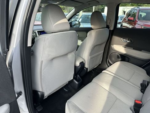 Used 2019 Honda HR-V LX image 12