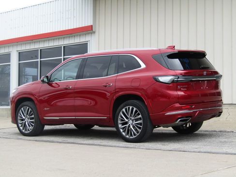 Used 2025 Buick Enclave Avenir w/ Super Cruise Package image 10