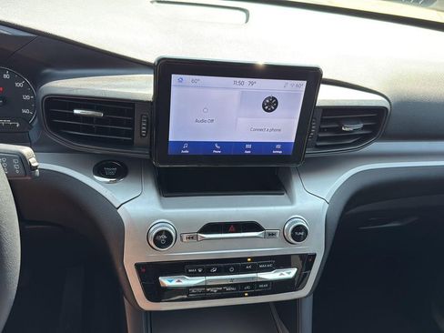 Used 2023 Ford Explorer XLT image 24