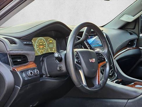 Used 2015 Cadillac Escalade Luxury AWD/4WD image 8