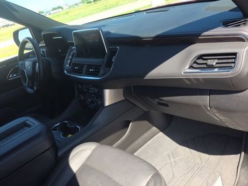 Used 2023 Chevrolet Tahoe Z71 w/ Luxury Package AWD/4WD image 29