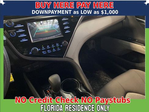 Used 2018 Toyota Camry LE image 8