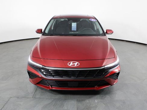 Certified 2025 Hyundai Elantra SEL image 12