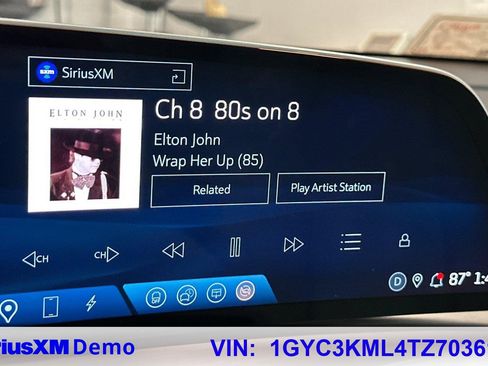 Used 2026 Cadillac Vistiq Luxury image 36