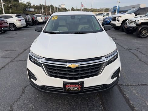 Used 2022 Chevrolet Equinox LS w/ LS Convenience Package image 2