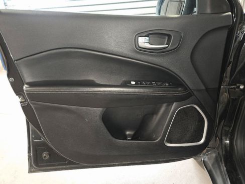 Used 2018 Jeep Compass Sport w/ Cold Weather Group AWD/4WD image 7