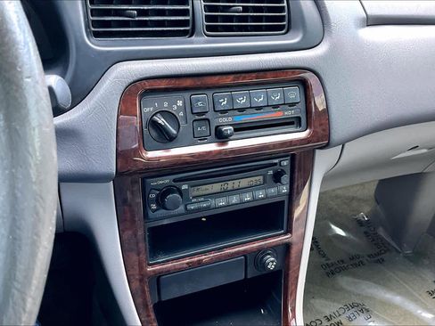 Used 2001 Nissan Altima GXE image 26