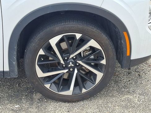 Used 2024 Mitsubishi Outlander SE AWD/4WD image 9